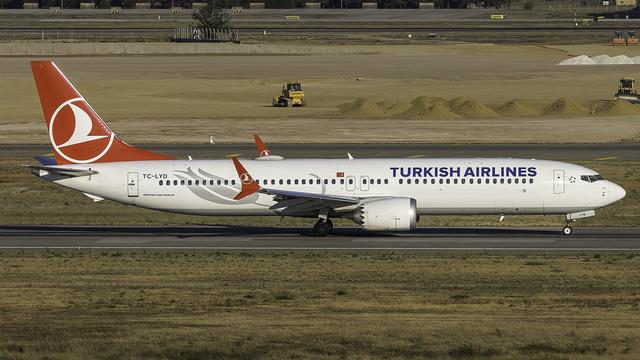 TC-LYD::Turkish Airlines